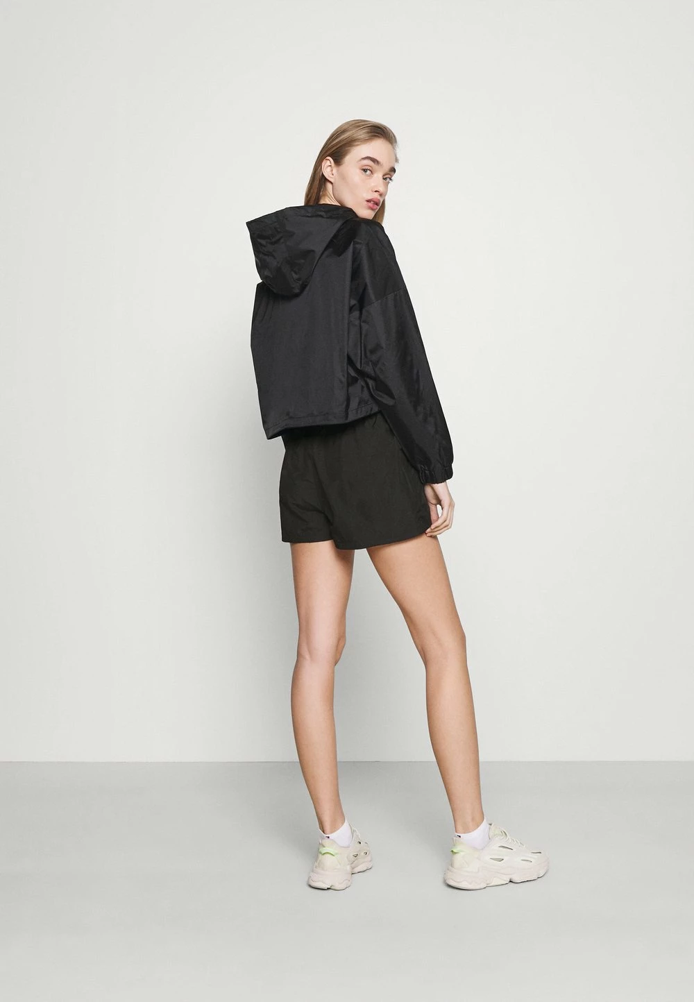 Remise En Ligne Karl Kani SMALL SIGNATURE - Short shorts haute female 5 Remise En Ligne Karl Kani SMALL SIGNATURE - Short shorts haute female – Image 3