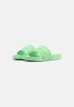 Faible Prix Karl Kani SIGNATURE POOL SLIDE - Mules ouvert female -Karl Kani Soldes Boutique 01bc883d53dc47eaad2de9a87ed6c5e1