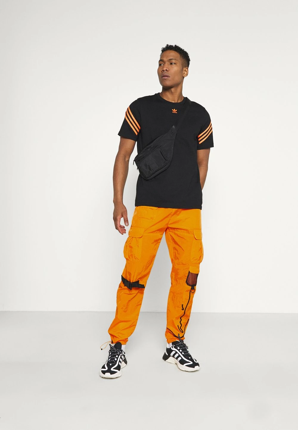 Karl Kani Qualité Garantie SIGNATURE CRINCLE PANTS UNISEX - Pantalon cargo pantalons haute 4 Karl Kani Qualité Garantie SIGNATURE CRINCLE PANTS UNISEX - Pantalon cargo pantalons haute – Image 2