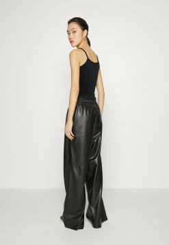 Karl Kani Qualité garantie 100% SMALL SIGNATURE TAPE - Débardeur t-shirts encolure large ronde female -Karl Kani Soldes Boutique 0371031f6fcf4915827a1e48e53c14f9