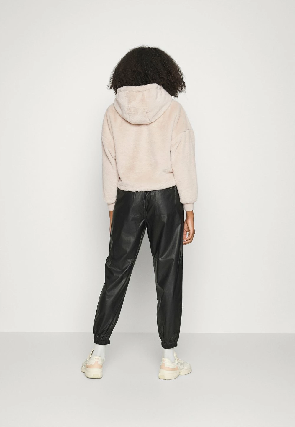 Karl Kani VARSITY HOODIE - Sweat à capuche Prix Jamais Vus sweats & sweats à capuche female 5 Karl Kani VARSITY HOODIE - Sweat à capuche Prix Jamais Vus sweats & sweats à capuche female – Image 3