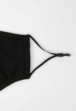 Karl Kani SIGNATURE FACE MASK - Masque en tissu Promos casquettes, bonnets et chapeaux imprimé unisex 18 Karl Kani SIGNATURE FACE MASK - Masque en tissu Promos casquettes, bonnets et chapeaux imprimé unisex -Karl Kani Soldes Boutique 0d0ba623f75a484dbac73345634d5bbb