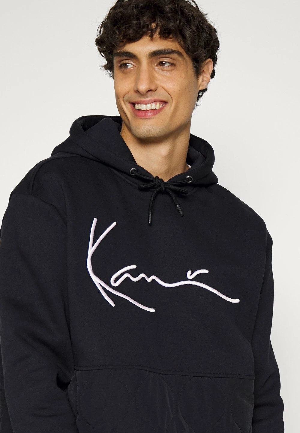 Prix Refroidis Karl Kani SIGNATURE QUILTED BLOCK HOODIE UNISEX - Sweat à capuche sweats & hoodies 8 Prix Refroidis Karl Kani SIGNATURE QUILTED BLOCK HOODIE UNISEX - Sweat à capuche sweats & hoodies – Image 6