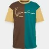 Karl Kani SIGNATURE BLOCK TEE UNISEX - T-shirt imprimé Prix Légers t-shirts col rond 2 Karl Kani SIGNATURE BLOCK TEE UNISEX - T-shirt imprimé Prix Légers t-shirts col rond -Karl Kani Soldes Boutique 1193ca7019bf4ea7b0d8a5e6c60ff8a1
