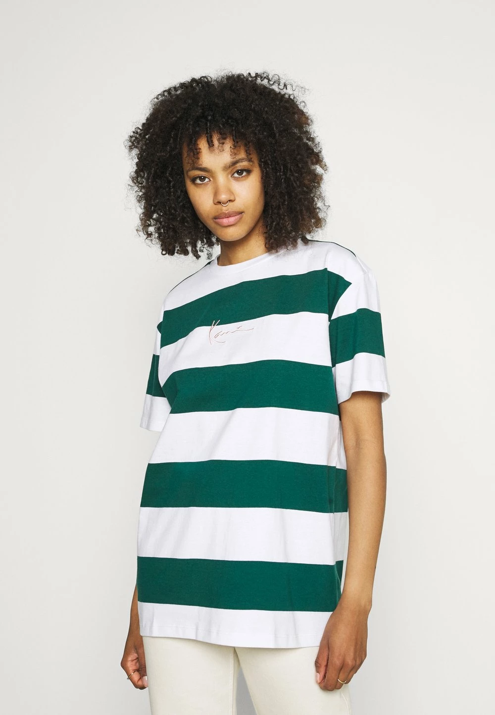 Karl Kani SMALL SIGNATURE STRIPE TEE - T-shirt imprimé Prix Favorable t-shirts col rond female 3 Karl Kani SMALL SIGNATURE STRIPE TEE - T-shirt imprimé Prix Favorable t-shirts col rond female