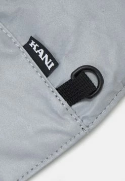 Karl Kani Prix Acceptable SIGNATURE REFLECTIVE CROSSBODY BAG - Sac bandoulière sacs fermeture éclair unisex -Karl Kani Soldes Boutique 1e6b52c759ae4d5db48b90f5040a60ea