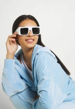 Karl Kani Petit Prix CHEST SIGNATURE JACKET - Sweat à capuche zippé sweats & sweats à capuche female 11 Karl Kani Petit Prix CHEST SIGNATURE JACKET - Sweat à capuche zippé sweats & sweats à capuche female -Karl Kani Soldes Boutique 1f26adc0024b4d90afbd018f26b7441c