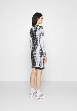 Qualité Garantie Karl Kani Robe en jersey sweatshirts col rond female -Karl Kani Soldes Boutique 1f275451760c4c819685cb2324a55306