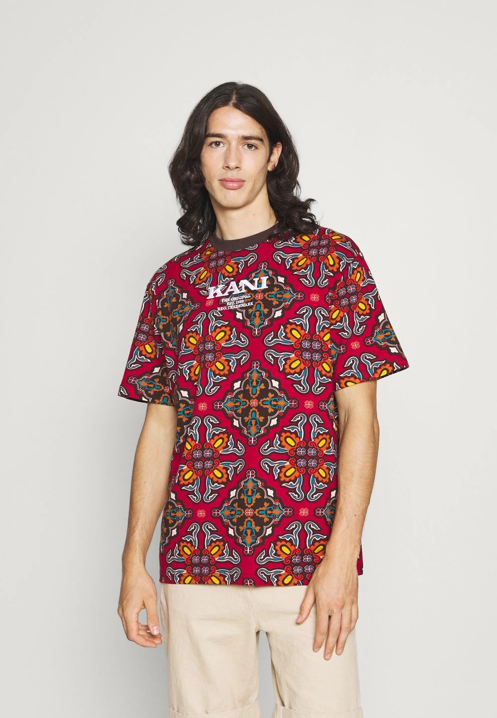 Karl Kani UNISEX RETRO ORNAMENTAL TEE - T-shirt imprimé Prix Ourlé t-shirts col rond 3 Karl Kani UNISEX RETRO ORNAMENTAL TEE - T-shirt imprimé Prix Ourlé t-shirts col rond