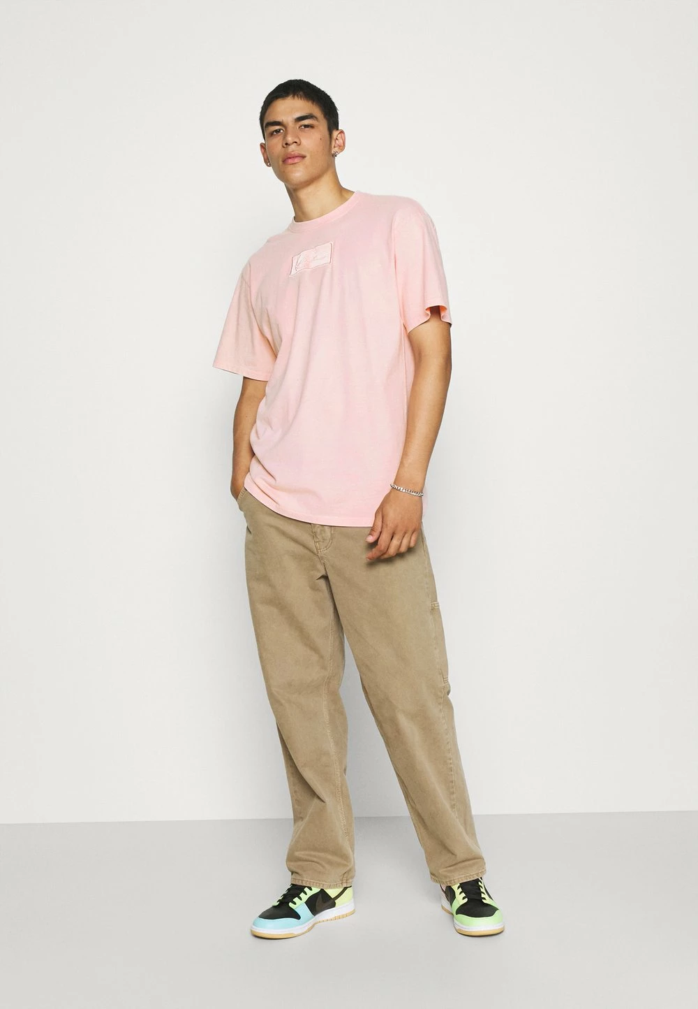 Qualité Excellente Karl Kani SMALL SIGNATURE BOX WASHED TEE UNISEX - T-shirt imprimé t-shirts col rond 4 Qualité Excellente Karl Kani SMALL SIGNATURE BOX WASHED TEE UNISEX - T-shirt imprimé t-shirts col rond – Image 2