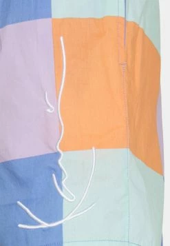 Karl Kani Meilleure qualité SIGNATURE RESORT UNISEX - Short shorts & bermudas haute 7 Karl Kani Meilleure qualité SIGNATURE RESORT UNISEX - Short shorts & bermudas haute -Karl Kani Soldes Boutique 352173a1cfc24245b31bc5908288d726