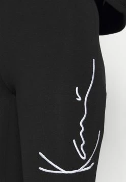 Karl Kani SIGNATURE CYCLING - Short Bas Prix shorts haute female -Karl Kani Soldes Boutique 40546e0b5c954ff49637868f434510f5