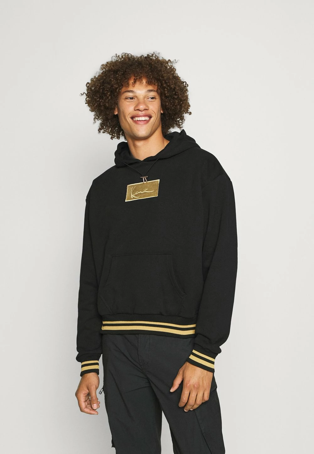 Karl Kani SMALL SIGNATURE BOX HOODIE UNISEX - Sweat à capuche Garantie De Qualité 100% sweats & hoodies 3 Karl Kani SMALL SIGNATURE BOX HOODIE UNISEX - Sweat à capuche Garantie De Qualité 100% sweats & hoodies