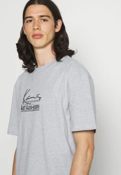 Karl Kani SIGNATURE TEE UNISEX - T-shirt imprimé Soldes t-shirts col rond -Karl Kani Soldes Boutique 4e2eb3d7dce0458eae707f5cec48abcb