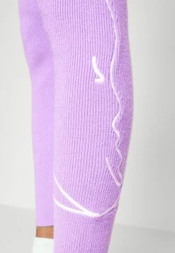 Prix Abordable Karl Kani SIGNATURE - Legging pantalons haute female 11 Prix Abordable Karl Kani SIGNATURE - Legging pantalons haute female -Karl Kani Soldes Boutique 5ae011123f7d42578aff8d8f14c11092