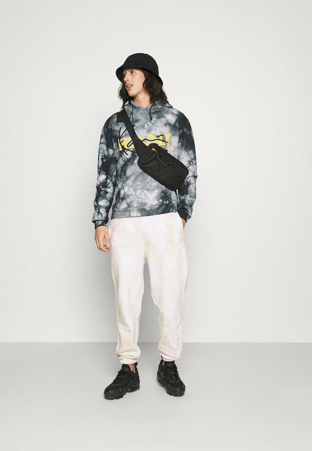 Karl Kani RETRO TIE DYE HOODIE UNISEX - Sweatshirt Prix Jamais Vus sweats & hoodies capuche 4 Karl Kani RETRO TIE DYE HOODIE UNISEX - Sweatshirt Prix Jamais Vus sweats & hoodies capuche – Image 2