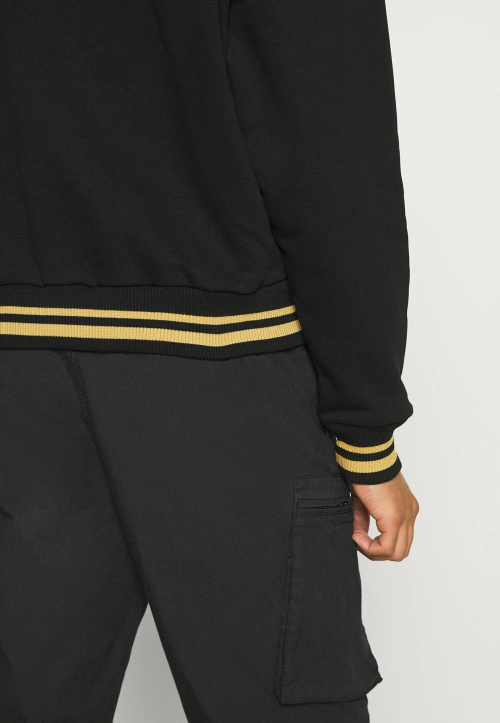 Karl Kani SMALL SIGNATURE BOX HOODIE UNISEX - Sweat à capuche Garantie De Qualité 100% sweats & hoodies 6 Karl Kani SMALL SIGNATURE BOX HOODIE UNISEX - Sweat à capuche Garantie De Qualité 100% sweats & hoodies – Image 4