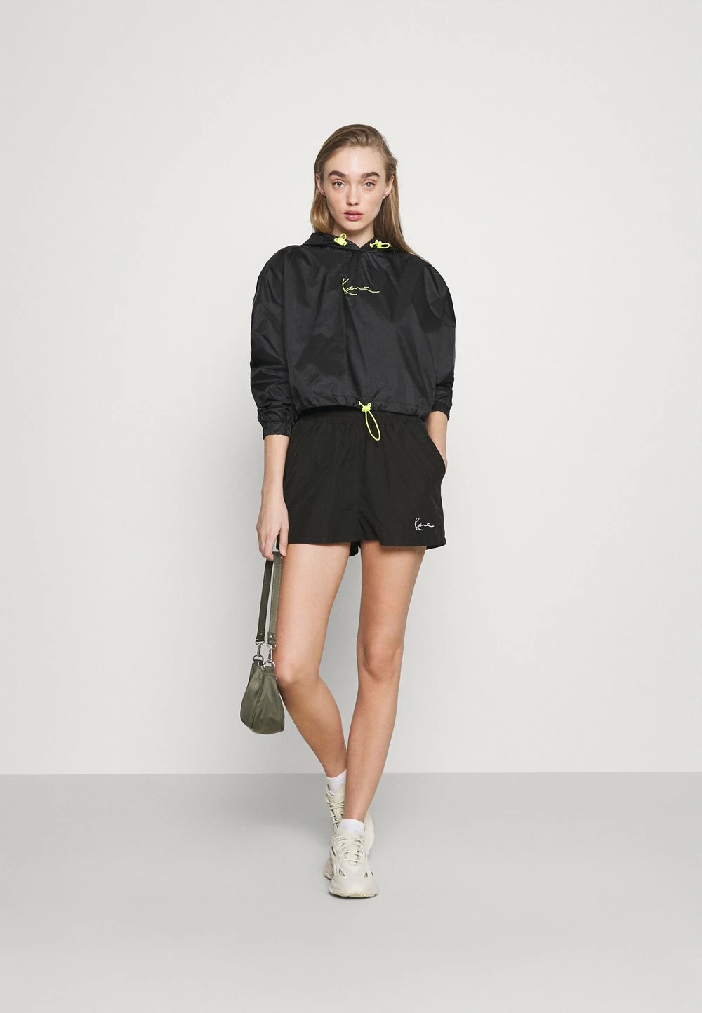 Remise En Ligne Karl Kani SMALL SIGNATURE - Short shorts haute female 4 Remise En Ligne Karl Kani SMALL SIGNATURE - Short shorts haute female – Image 2