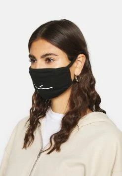 Prix Imbattable Karl Kani SIGNATURE FACE MASK - Masque en tissu shorts & bermudas imprimé unisex -Karl Kani Soldes Boutique 6bda4f55e11b43e98cdf63742fa015bd