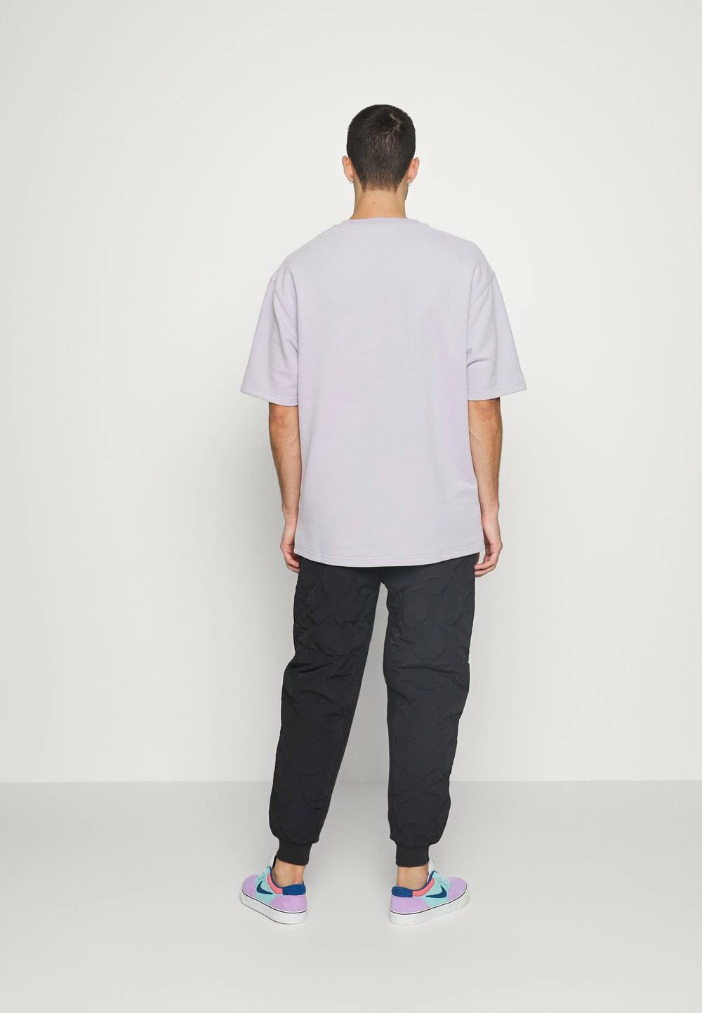 Karl Kani Prix Dynamité SMALL SIGNATURE QUILTED PANTS UNISEX - Pantalon classique pantalons haute 5 Karl Kani Prix Dynamité SMALL SIGNATURE QUILTED PANTS UNISEX - Pantalon classique pantalons haute – Image 3