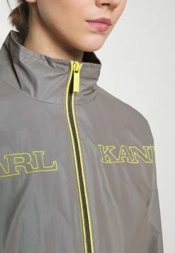 Qualité Excellente Karl Kani RETRO SHINY SHORT TRACKJACKET - Veste légère vestes & blazers col officier female -Karl Kani Soldes Boutique 7a6e8f7fb9144b7aa2eef57a5c26813e