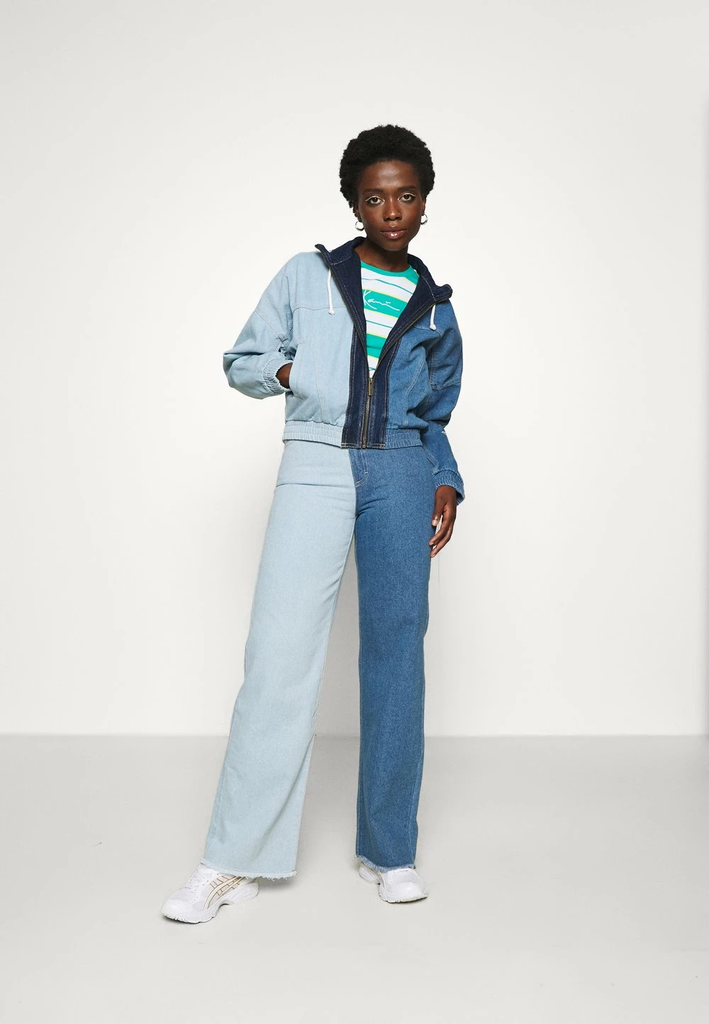 Qualité Supérieure Karl Kani SMALL SIGNATURE STRIPE TEE - T-shirt imprimé t-shirts col rond female 7 Qualité Supérieure Karl Kani SMALL SIGNATURE STRIPE TEE - T-shirt imprimé t-shirts col rond female – Image 5