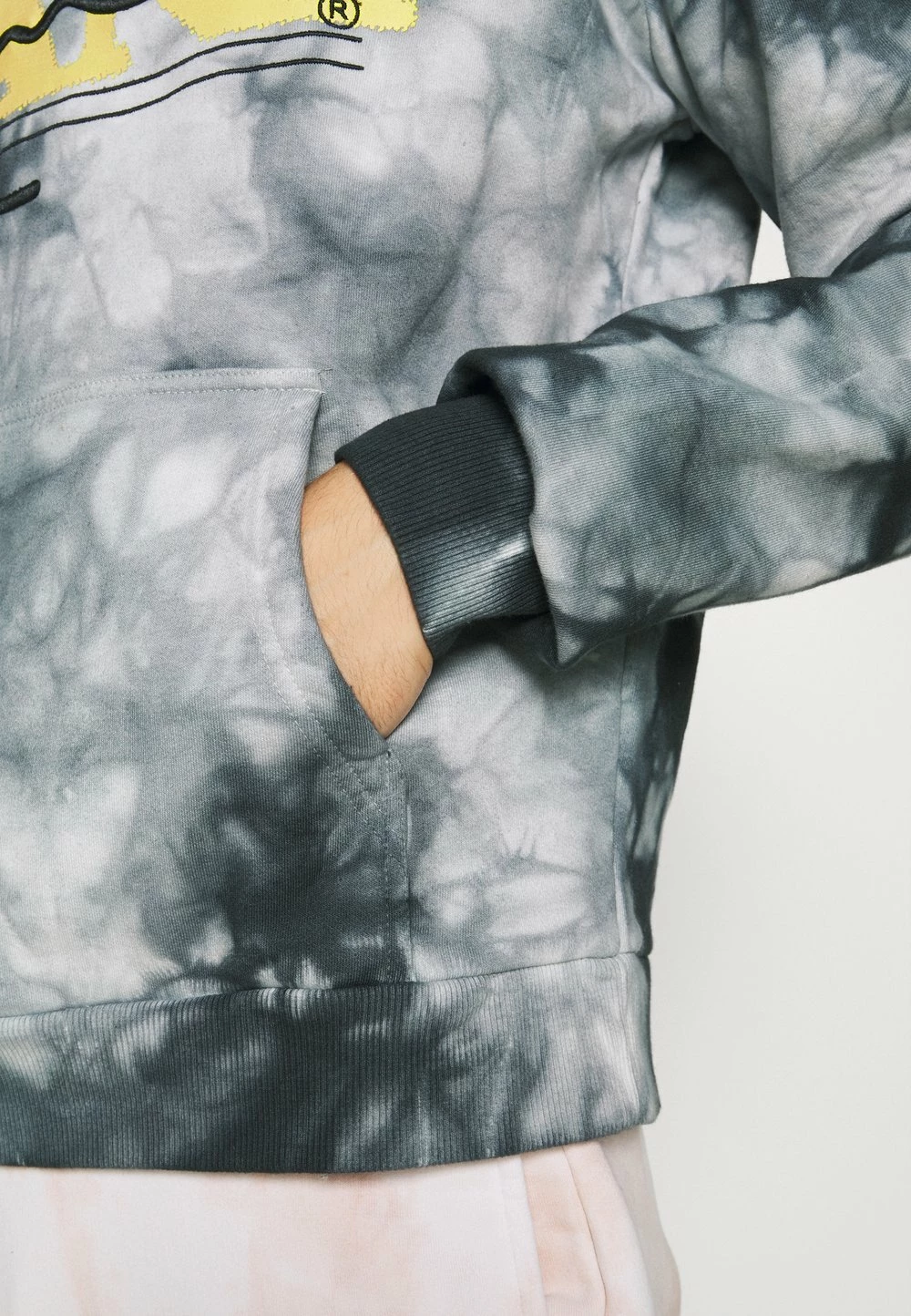 Karl Kani RETRO TIE DYE HOODIE UNISEX - Sweatshirt Prix Jamais Vus sweats & hoodies capuche 8 Karl Kani RETRO TIE DYE HOODIE UNISEX - Sweatshirt Prix Jamais Vus sweats & hoodies capuche – Image 6