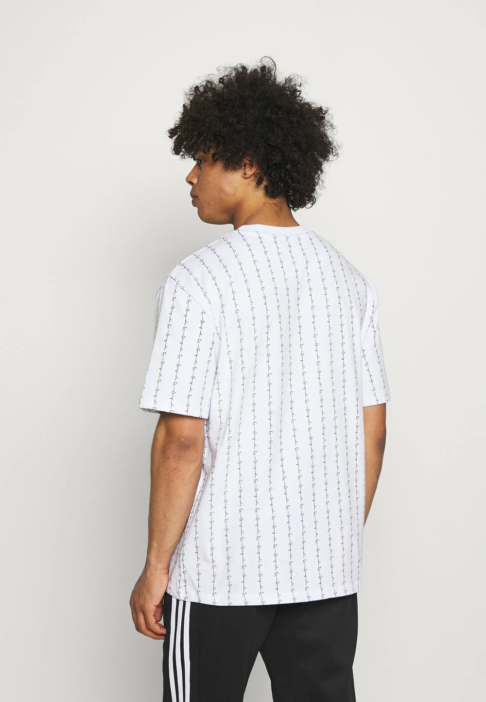 Haute Qualité Karl Kani SIGNATURE LOGO TEE - T-shirt imprimé sweatshirts col rond male 5 Haute Qualité Karl Kani SIGNATURE LOGO TEE - T-shirt imprimé sweatshirts col rond male – Image 3