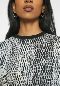 Karl Kani SMALL SIGNATURE SNAKE OVERSIZE TEE - T-shirt imprimé Meilleur Prix Garanti casquettes, bonnets et chapeaux col rond female -Karl Kani Soldes Boutique 97fc8a5b17414e1296dbdc482804ad06
