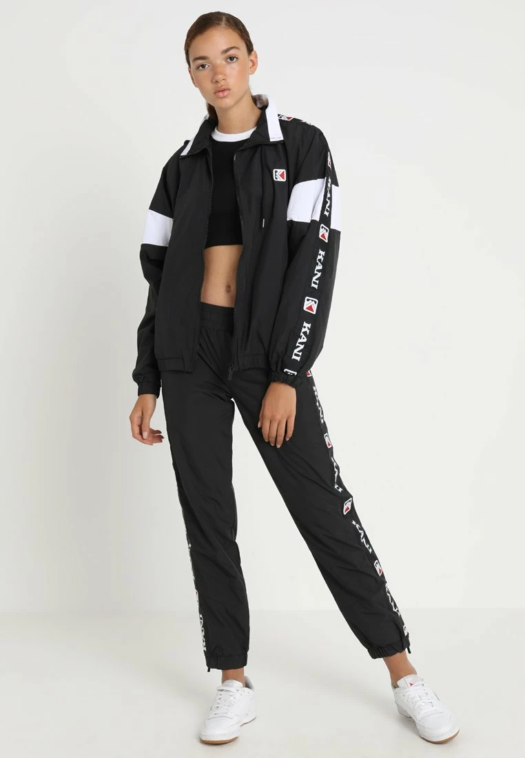 Karl Kani Qualité garantie 100% TAPE - Veste légère vestes & blazers col officier female 4 Karl Kani Qualité garantie 100% TAPE - Veste légère vestes & blazers col officier female – Image 2