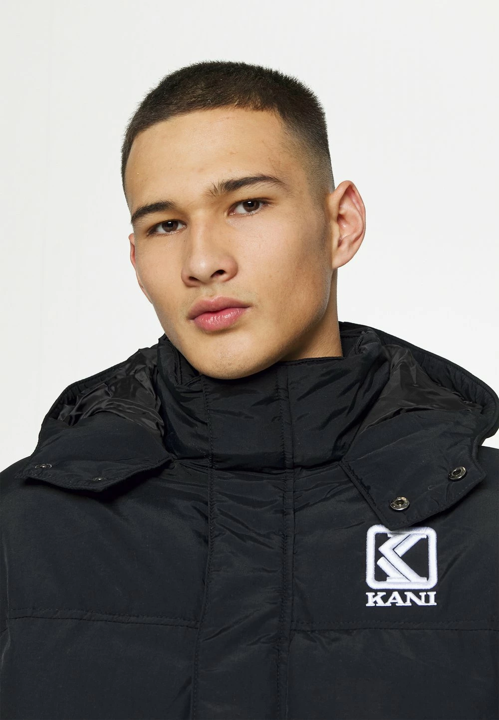 Discount En Ligne Karl Kani LONG HOODED PUFFER JACKET UNISEX - Veste d'hiver manteaux capuche 6 Discount En Ligne Karl Kani LONG HOODED PUFFER JACKET UNISEX - Veste d'hiver manteaux capuche – Image 4