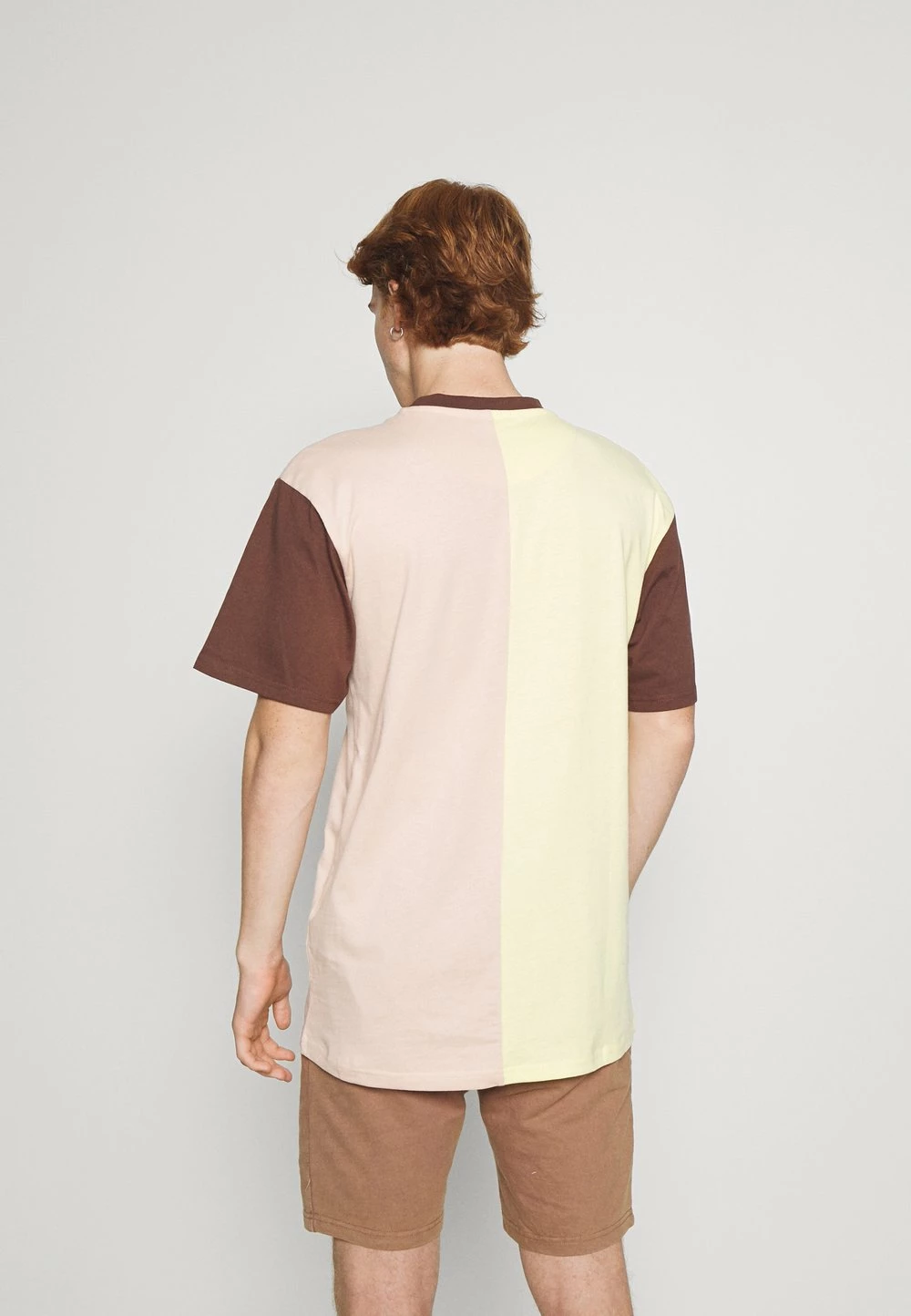 Karl Kani UNISEX SIGNATURE BLOCK TEE - T-shirt imprimé Prix Favorable t-shirts col rond 5 Karl Kani UNISEX SIGNATURE BLOCK TEE - T-shirt imprimé Prix Favorable t-shirts col rond – Image 3