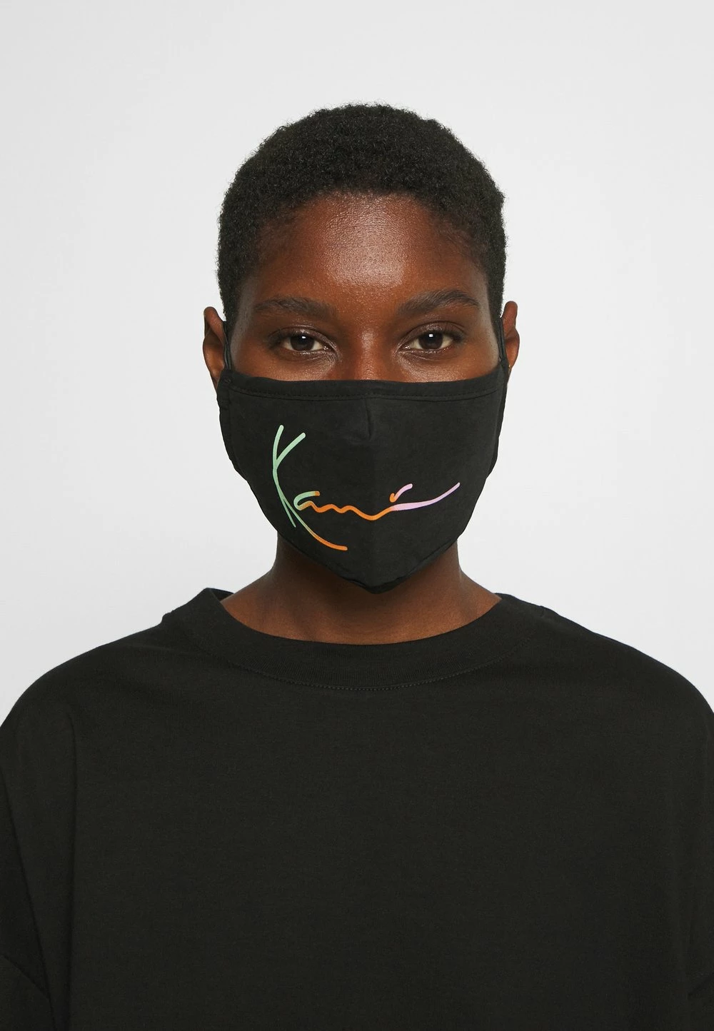Karl Kani SIGNATURE FACE MASK - Masque en tissu Promos casquettes, bonnets et chapeaux imprimé unisex 3 Karl Kani SIGNATURE FACE MASK - Masque en tissu Promos casquettes, bonnets et chapeaux imprimé unisex