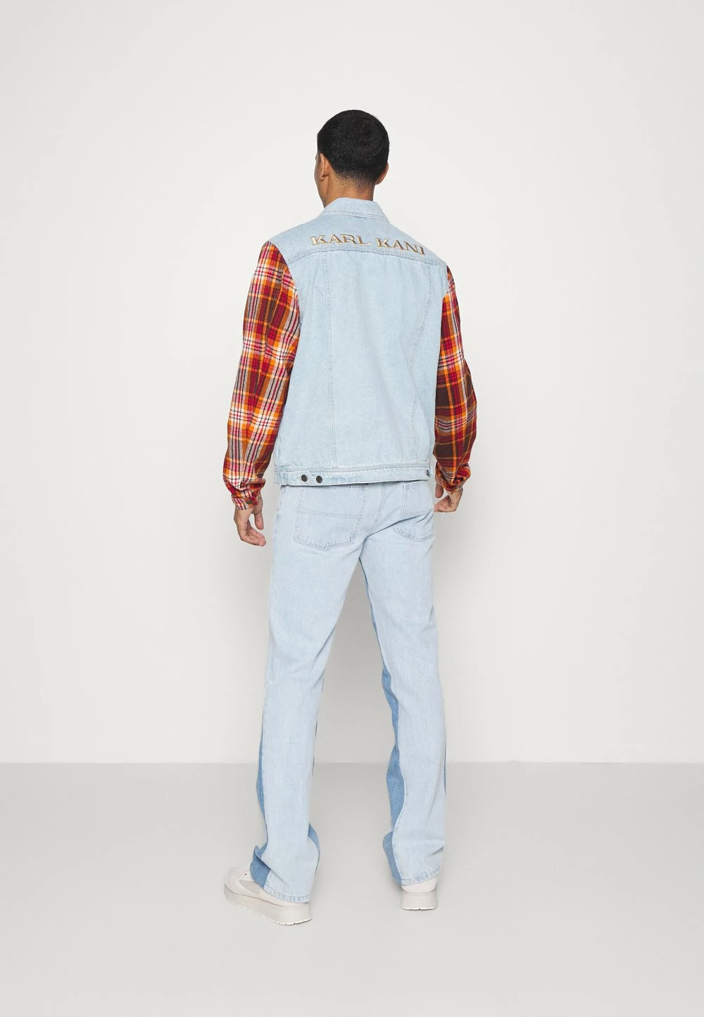 Karl Kani Vendre-Réclame RETRO PATCH JACKET UNISEX - Veste en jean vestes & blazers col à revers 3 Karl Kani Vendre-Réclame RETRO PATCH JACKET UNISEX - Veste en jean vestes & blazers col à revers