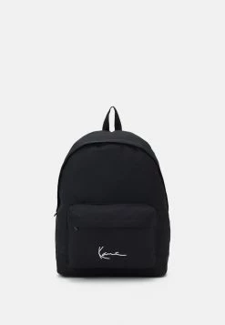 Karl Kani Prix Jamais Vus SIGNATURE BACKPACK BLACK - Sac à dos sacs compartiment pour pc portable unisex