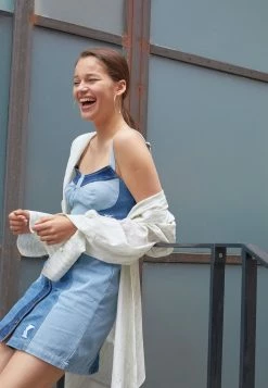 Karl Kani Se Vend Bas Prix OG BLOCK - Débardeur t-shirts col en v profond female -Karl Kani Soldes Boutique c41cc274f45d437abdf702b1c9be2e86