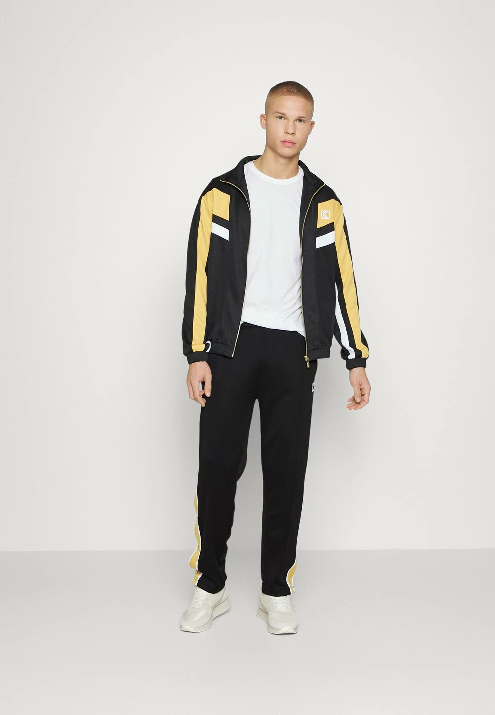 Karl Kani Vendre-Réclame TRACKPANTS - Pantalon de survêtement joggings haute male 4 Karl Kani Vendre-Réclame TRACKPANTS - Pantalon de survêtement joggings haute male – Image 2