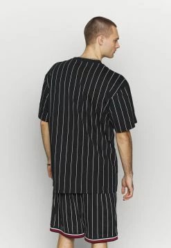 Discount En Ligne Karl Kani SIGNATURE PINSTRIPE TEE - T-shirt imprimé t-shirts col rond male -Karl Kani Soldes Boutique cbf28d1ee16e44aa8f51893289b5b010
