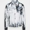 Karl Kani TIE DYE TRUCKER UNISEX - Veste en jean Prix Compétitif vestes col à revers 1 Karl Kani TIE DYE TRUCKER UNISEX - Veste en jean Prix Compétitif vestes col à revers -Karl Kani Soldes Boutique d2409a660a23485982a22c72fc3d72e5