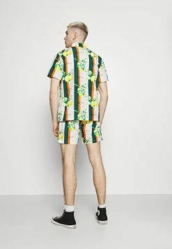 Karl Kani SMALL SIGNATURE RESORT - Short Faible Prix shorts & bermudas normale male -Karl Kani Soldes Boutique d81c23cc4e1e43a5958e68421dc9002a