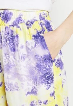 Karl Kani Prix Discount SMALL SIGNATURE PAISLEY RESORT - Short shorts haute female 13 Karl Kani Prix Discount SMALL SIGNATURE PAISLEY RESORT - Short shorts haute female -Karl Kani Soldes Boutique ddeb015a03094f00a60fabc06abb25ca