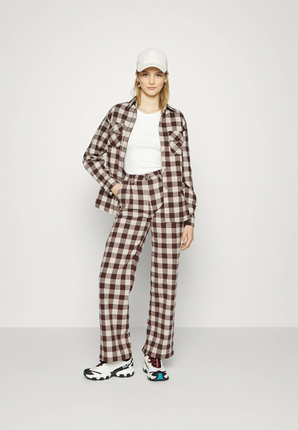 Karl Kani Soldes En Ligne RETRO WIDE LEG CHECK PANTS - Pantalon classique pantalons haute female 4 Karl Kani Soldes En Ligne RETRO WIDE LEG CHECK PANTS - Pantalon classique pantalons haute female – Image 2