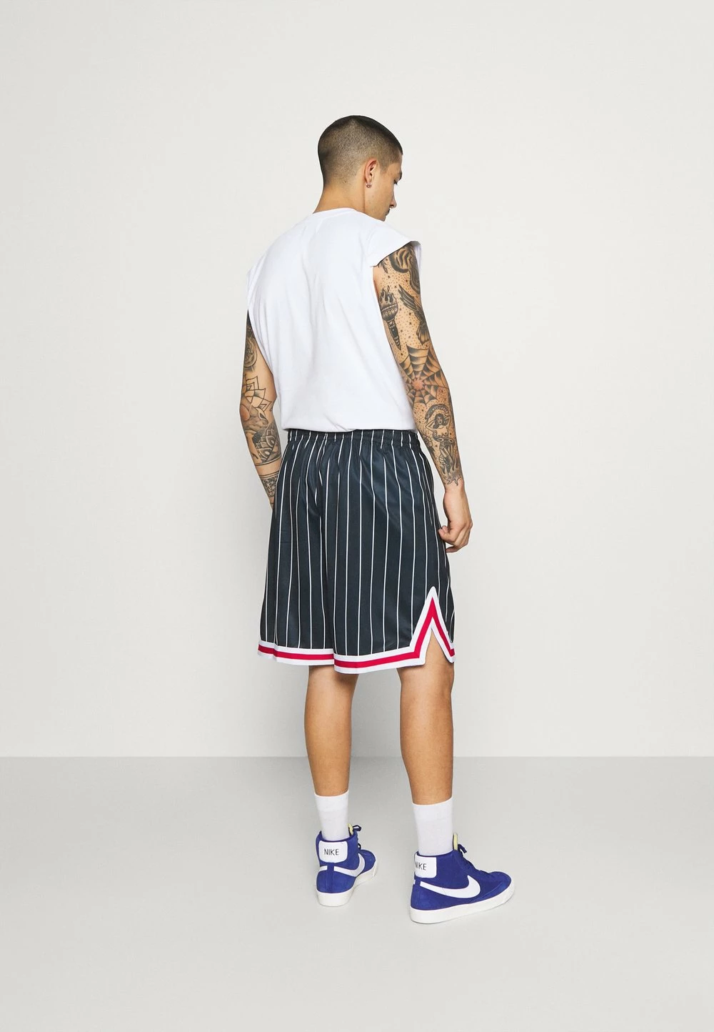 Prix Imbattable Karl Kani SMALL SIGNATURE - Short shorts & bermudas normale male 5 Prix Imbattable Karl Kani SMALL SIGNATURE - Short shorts & bermudas normale male – Image 3