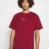 Karl Kani SMALL SIGNATURE TEE UNISEX - T-shirt basique Prix Raisonnable t-shirts col rond -Karl Kani Soldes Boutique eea16167fc124b289bf3e7e15b29aed8