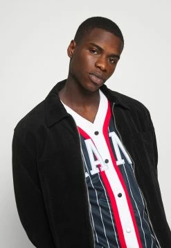 Karl Kani COLLEGE BLOCK PINSTRIPE BASEBALL SHIRT - Chemise Prix Préférentiel chemises col en v profond male -Karl Kani Soldes Boutique efa4a65749cd4273abd614f8e23f382f