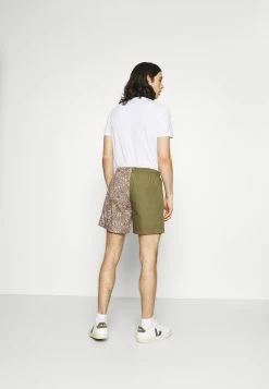 Karl Kani Qualité Fiable SMALL SIGNATURE - Short joggings normale male -Karl Kani Soldes Boutique f194e2187ab8419db9e779581cd07d6b