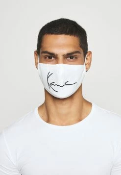 Prix Malin Karl Kani SIGNATURE FACE MASK - Masque en tissu sacs imprimé unisex -Karl Kani Soldes Boutique f2010dc5dc7d4c9da3000308881f091d