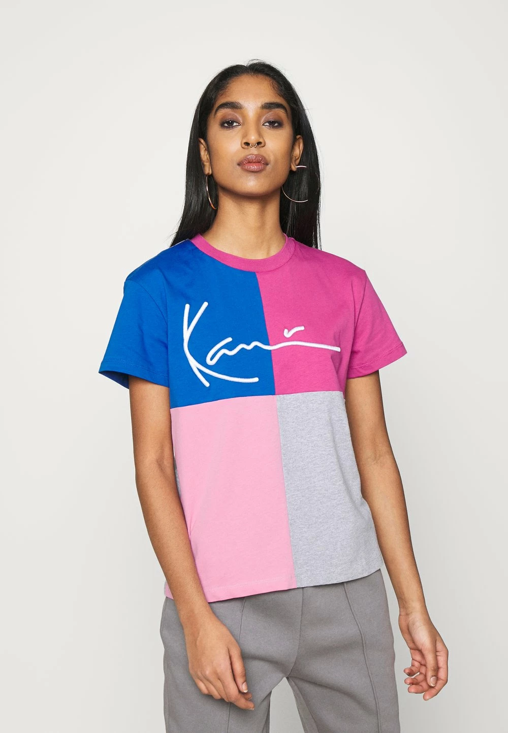 Karl Kani Faible Prix SIGNATURE BLOCK TEE - T-shirt imprimé sweatshirts col rond female 3 Karl Kani Faible Prix SIGNATURE BLOCK TEE - T-shirt imprimé sweatshirts col rond female