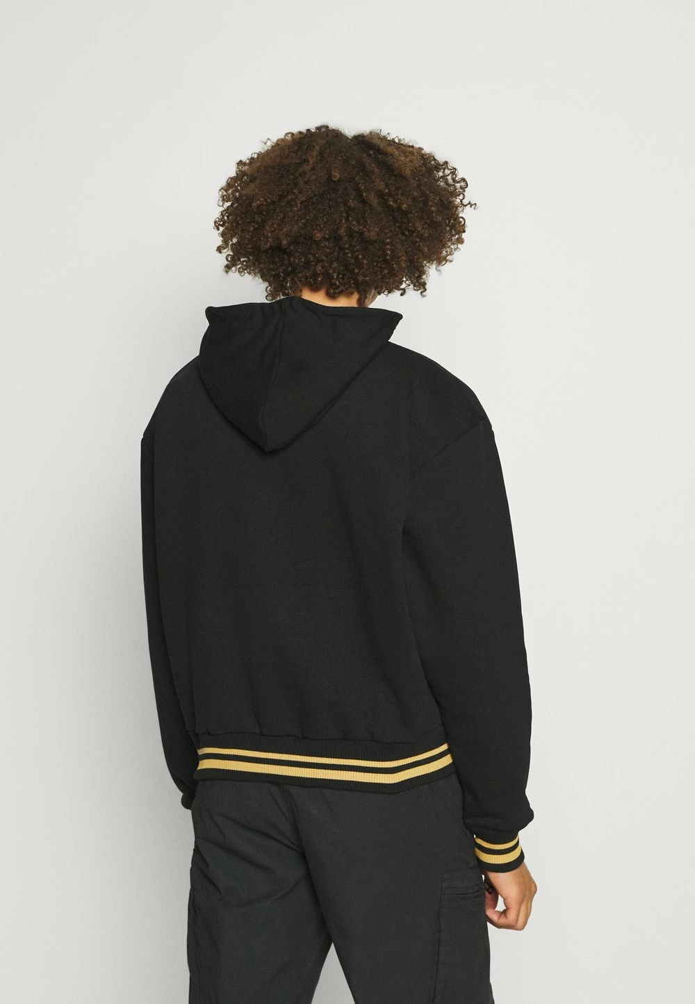 Karl Kani SMALL SIGNATURE BOX HOODIE UNISEX - Sweat à capuche Garantie De Qualité 100% sweats & hoodies 5 Karl Kani SMALL SIGNATURE BOX HOODIE UNISEX - Sweat à capuche Garantie De Qualité 100% sweats & hoodies – Image 3